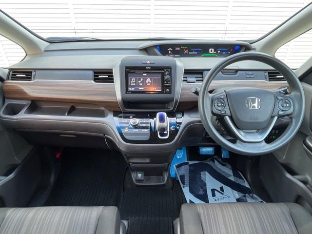 フリードハイブリッド