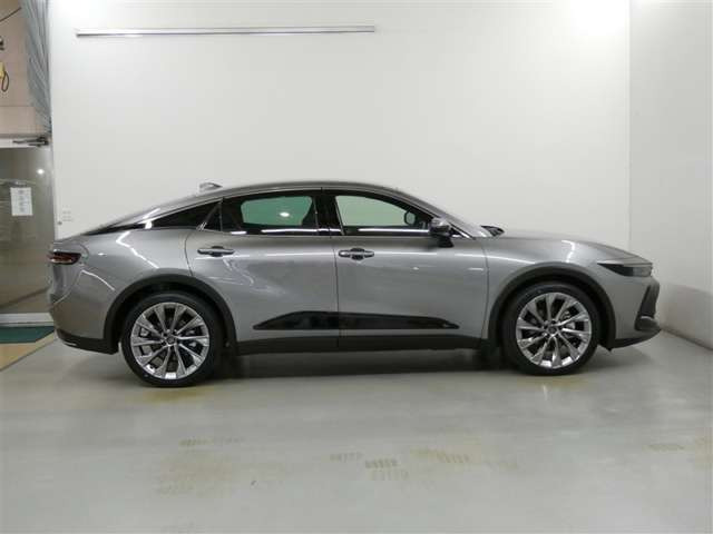 クラウンクロスオーバー2.5 G アドバンスト レザー パッケージ E-Four 4WD