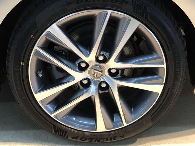 IS300h バージョンL