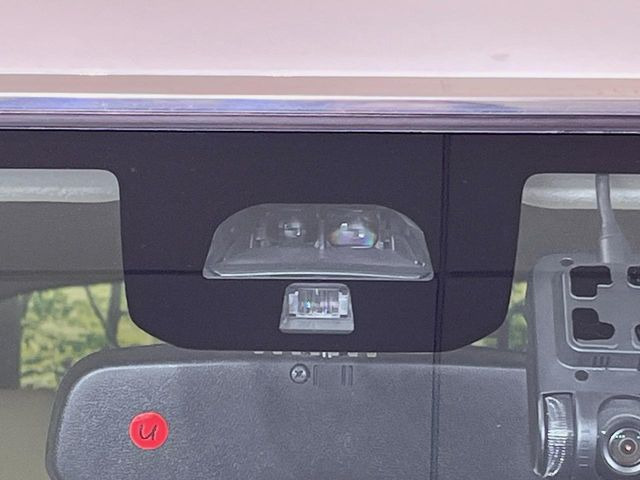 �y�z���_�Z���V���O�z���s���ɑO���̎ԗ�����F�����A�Փ˂������Ȏ��͌x��ƃu���[�L�ŏՓˉ���Ɣ�Q�y�����A�V�X�g�B�����S�Ƀh���C�u�����y���݂��������܂��B