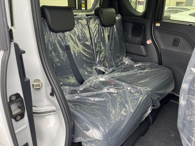 ���i���ȃI���W�i���t���A�}�b�g���I�v�V�����ɂĂ��p�ӂ��Ă���܂��B���D���ȃf�U�C����J���[�����Ԃɍ��킹�đI��ł����������Ƃ��ł��܂���