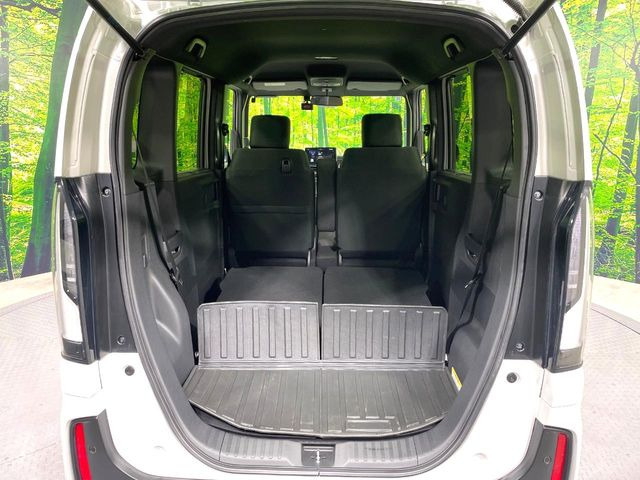 ���i�̂���������ʋ΁A���}���ɏ\���ȉ׎��X�y�[�X���m�ۂ��Ă���܂��B�Z�J���h�V�[�g��|���ƁA�傫�ȉו��̐ύڂ��\�ł���