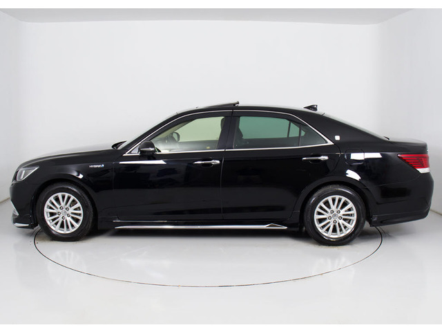 フルエアロが装着されています!お好みはいかがですか?今付いているデザイン以外にも、各ブランドのエアロを格安にてお取付け出来ます!又、エアロを外してノーマル状態にする事も出来ます!!