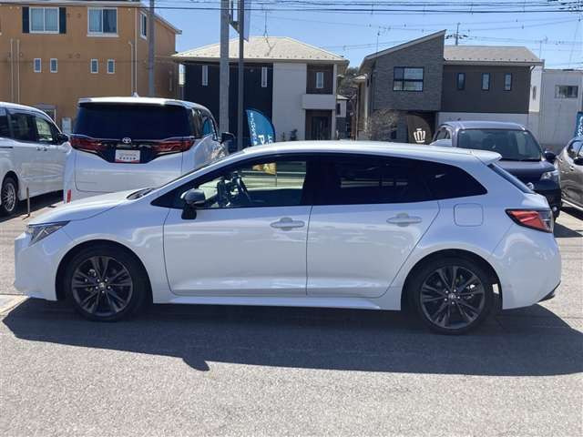 カローラツーリング1.8 ハイブリッド W×B