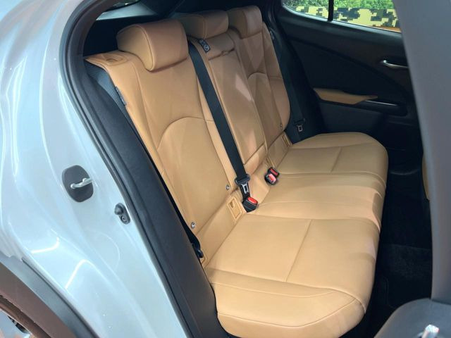 �L�X�Ƃ���2��ڃV�[�g�͋��Z���������A���S�n�����K!�F�B��Ƒ��Ƃ̂��o�����ɂ҂�����ł��B�x�r�[�V�[�g��`���C���h�V�[�g�g�p�������K�ɂ��߂�������������\���ȋ�Ԃ��m�ۂ��Ă��܂��B