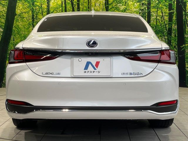 安心の最長10年・走行無制限保証(有償)をご用意。保証内容も充実はもちろん、無料点検&オイル交換や、年中無休の全国・24時間ロードサービスも付帯されておりますのでご安心下さい。