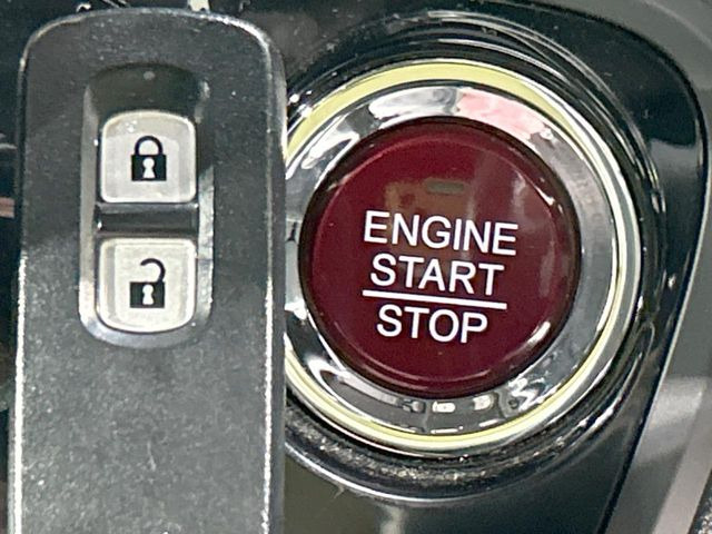 �yHonda�X�}�[�g�L�[�z�J�o����|�P�b�g�ɓ��ꂽ�܂܂ł��h�A�̎{���E�������\�ȃX�}�[�g�L�[�𑕔��B�G���W���̃I���E�I�t�����J�M�����o���K�v����������Ƃ��Ă��֗��ł���