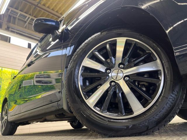 �y����15�C���`�A���~�z�C�[���z�O�ςɃ}�b�`���������A���~�z�C�[���𑕒����Ă���܂��B�e��ЊO�A���~�z�C�[����A�X�^�b�h���X�^�C�����戵�����Ă���܂��B���񂲑��k����������