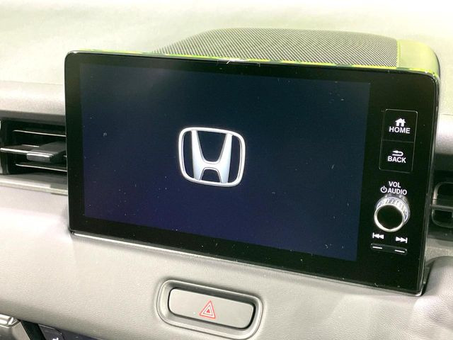 �y9�C���` �z���_�R�l�N�g�f�B�X�v���C�z���F���̍������ʃf�B�X�v���C�Ńi�r�̎g�p��A�������̃X�}�[�g�t�H���ƘA�g����bluetooth�ł̉��y�Đ����\�ł���