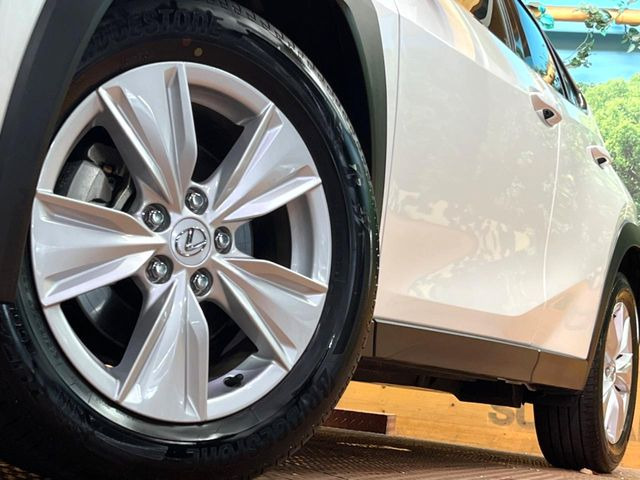 �y����17�C���`�A���~�z�C�[���z�O�ςɃ}�b�`���������A���~�z�C�[���𑕒����Ă���܂��B�e��ЊO�A���~�z�C�[����A�X�^�b�h���X�^�C�����戵�����Ă���܂��B���񂲑��k����������