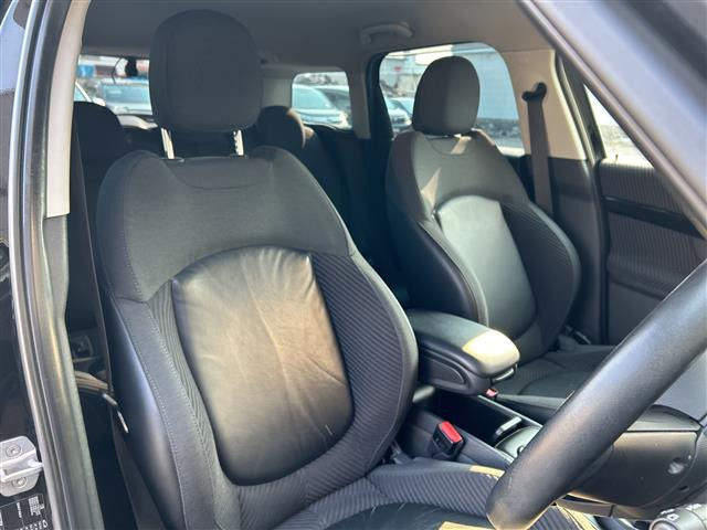 ミニクロスオーバークーパー SD オール4 4WD