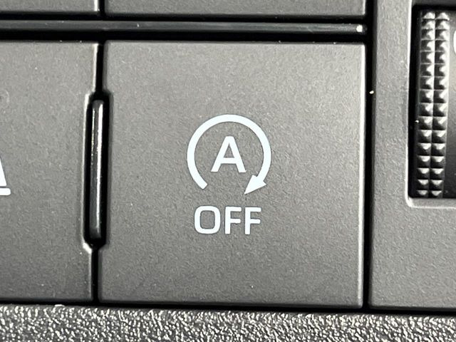 �y�A�C�h�����O�X�g�b�v�z�ԐM����a�؂Œ�Ԃ����ۂɃG���W�����~���A���ʂȔR���̏����}���܂��B�R��������ی�ɂȂ���@�\��G���W���̓u���[�L�𗣂��΍Ďn�����܂��B