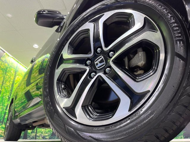 �y����17�C���`�A���~�z�C�[���z�O�ςɃ}�b�`���������A���~�z�C�[���𑕒����Ă���܂��B�e��ЊO�A���~�z�C�[����A�X�^�b�h���X�^�C�����戵�����Ă���܂��B���񂲑��k����������