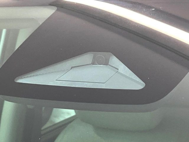 �y�z���_�Z���V���O�z���s���ɑO���̎ԗ�����F�����A�Փ˂������Ȏ��͌x��ƃu���[�L�ŏՓˉ���Ɣ�Q�y�����A�V�X�g�B�����S�Ƀh���C�u�����y���݂��������܂��B