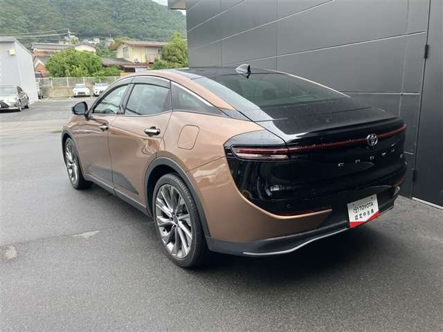 クラウンクロスオーバー2.5 G アドバンスト レザー パッケージ E-Four 4WD