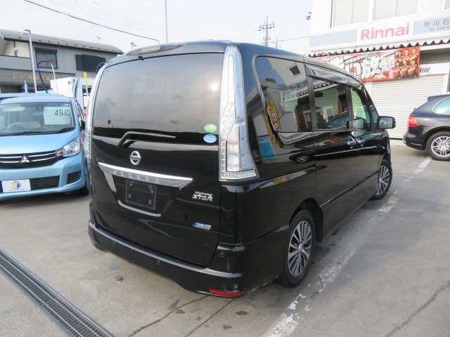 セレナ2.0 ハイウェイスター S-HYBRID アドバンスドセーフティパッケージ