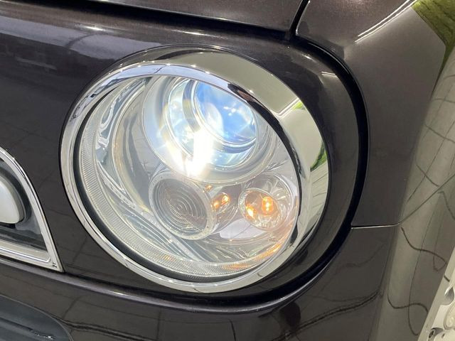 【HIDヘッドライト】非常に明るく前方を照らしてくれるので、悪天候や夜間の走行時も視界良好で安心してお乗りいただけます。