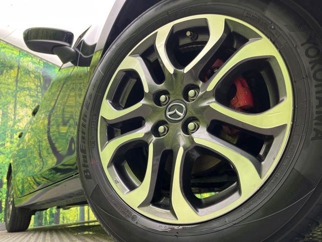 �y����16�C���`�A���~�z�C�[���z�O�ςɃ}�b�`���������A���~�z�C�[���𑕒����Ă���܂��B�e��ЊO�A���~�z�C�[����A�X�^�b�h���X�^�C�����戵�����Ă���܂��B���񂲑��k����������