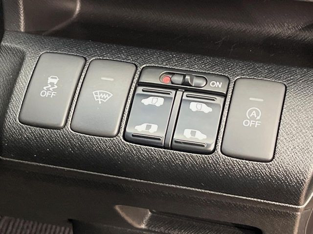 �y�����p���[�X���C�h�h�A�z�X�}�[�g�L�[��^�]�Ȃ̃X�C�b�`�Ō�ȗ����X���C�h�h�A�̊J���\���d��������͂����ăh�A���J����K�v�������A�����Ȃ��q�l�ł��ȒP�ɊJ���߂ł����K�ł���