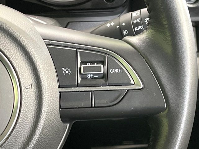 �y�N���[�Y�R���g���[���z�������H�����N���N���s�B�A�N�Z���𗣂��Ă���葬�x�ő��s���ł��A�������^�]���̕��S���y��!�����E�������ȒP�ȃX�C�b�`����Œ����ł��܂��B