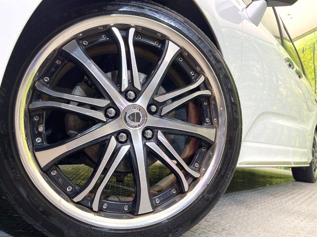 �y19�C���`�A���~�z�C�[���z�O�ςɃ}�b�`�����A���~�z�C�[���𑕒����Ă���܂��B�e��A���~�z�C�[����A�X�^�b�h���X�^�C�����戵�����Ă���܂��B���񂲑��k����������