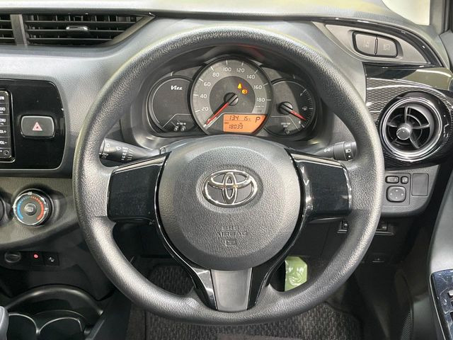 ステアリングも使用感が少なく、きれいな状態となっております♪