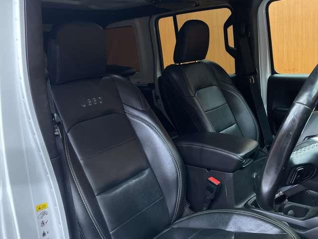 ラングラーアンリミテッド サハラ 4WD