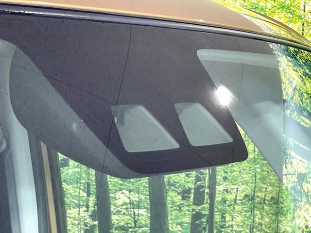 �y�X�}�[�g�A�V�X�g�z���s���ɑO���̎ԗ�����F�����A�Փ˂������Ȏ��͌x��ƃu���[�L�ŏՓˉ���Ɣ�Q�y�����A�V�X�g�B�����S�Ƀh���C�u�����y���݂��������܂��B