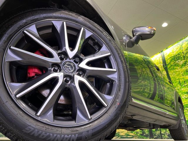 �y����18�C���`�A���~�z�C�[���z�O�ςɃ}�b�`���������A���~�z�C�[���𑕒����Ă���܂��B�e��ЊO�A���~�z�C�[����A�X�^�b�h���X�^�C�����戵�����Ă���܂��B���񂲑��k����������