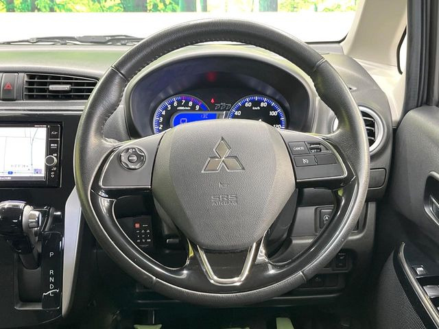 �y�����v�����X�e�A�����O�z�㎿�Ȋv���g�p���邱�ƂŁA��ɂ����������݂ƂĂ��^�]���₷���n���h���ł���