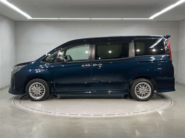 ノア1.8 ハイブリッド Si W×B II