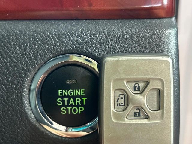 �y�X�}�[�g�L�[�z�J�o����|�P�b�g�ɓ��ꂽ�܂܂ł��h�A�̎{���E�������\�ȃX�}�[�g�L�[�𑕔��B�G���W���̃I���E�I�t�����J�M�����o���K�v����������Ƃ��Ă��֗��ł���