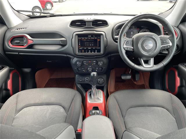 レネゲードトレイルホーク 4WD