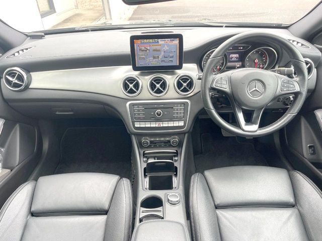 GLAクラスGLA220 4マチック 4WD