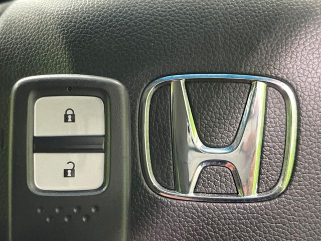 �yHonda�X�}�[�g�L�[�z�J�o����|�P�b�g�ɓ��ꂽ�܂܂ł��h�A�̎{���E�������\�ȃX�}�[�g�L�[�𑕔��B�G���W���̃I���E�I�t�����J�M�����o���K�v����������Ƃ��Ă��֗��ł���