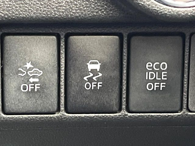 �y�Փˌy���V�X�e���z���s���ɑO���̎ԗ�����F�����A�Փ˂������Ȏ��͌x��ƃu���[�L�ŏՓˉ���Ɣ�Q�y�����A�V�X�g�B�����S�Ƀh���C�u�����y���݂��������܂��B