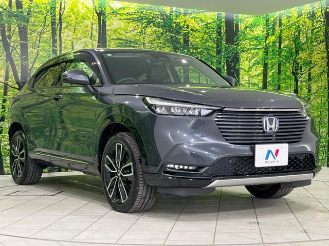 高透明度のガラス皮膜で撥水はもちろん、上質なツヤ・光沢を実現。紫外線や酸性雨から大切な愛車を保護し、色あせ・劣化を防止。「弾スプラッシュコート」、「弾プリミッサコート」からお選びいただけます。