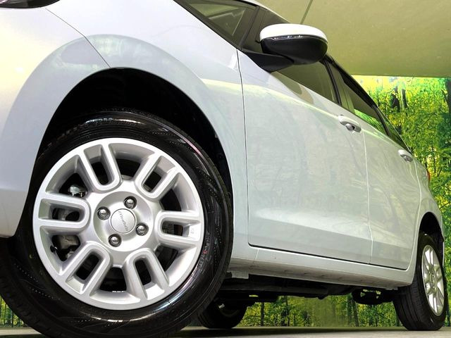 �y�����I�v�V����15�C���`�A���~�z�C�[���z�����I�v�V�����z�C�[���𑕒��B���s���\�̌���ɉ����A�O�ς����X�^�C���b�V���ɂȂ��Ă��܂��B