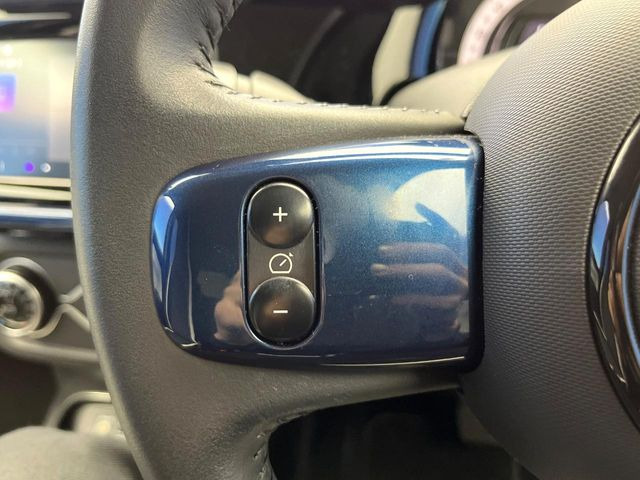 ���I�[�g�N���[�Y�R���g���[��:�������H�⎩���Ԑ�p���H���ɂāA�葬���q���\�ƂȂ�֗��ȋ@�\�ł��B�������ړ��̍ۂł����ɂ����֗��ɂ��g�����������܂���