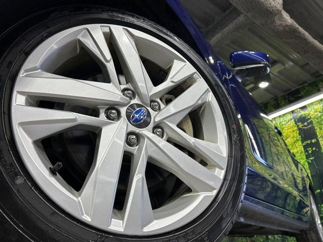 �y����17�C���`�A���~�z�C�[���z�O�ςɃ}�b�`���������A���~�z�C�[���𑕒����Ă���܂��B�e��ЊO�A���~�z�C�[����A�X�^�b�h���X�^�C�����戵�����Ă���܂��B���񂲑��k����������