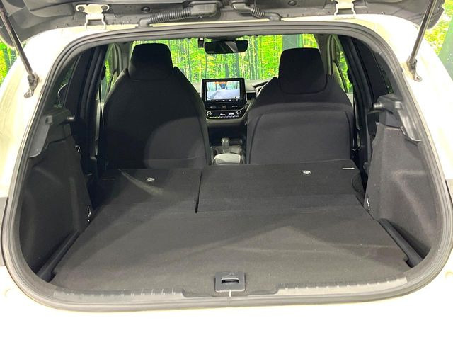 普段のお買い物や通勤、送迎等に十分な荷室スペースを確保しております。セカンドシートを倒すと、大きな荷物の積載も可能です♪