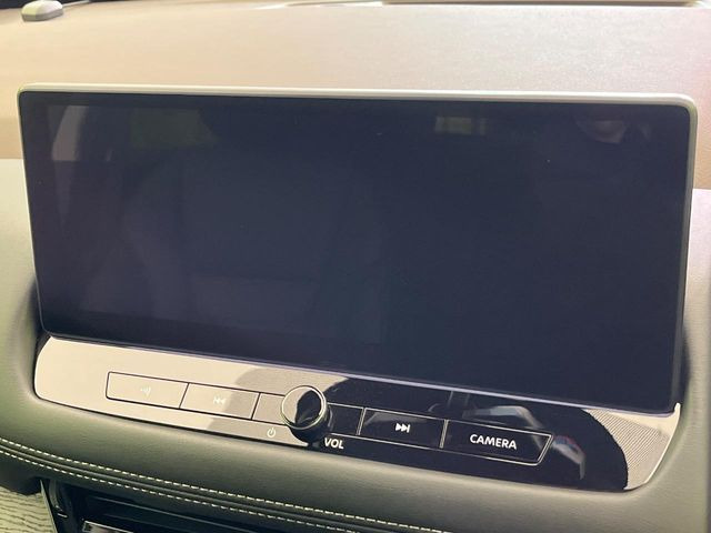 �y���[�J�[�����i�r�z�C���e���A�ɗn�����ރX�^�C���b�V���ȁu��p�݌v�v���[�J�[�i�r�𑕔��􎋔F���⑀�쐫�ȂǊ�{���\�ɂ��D��A���㎿�ȃJ�[���C�t�����y���݂��������܂��B