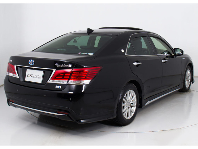 フルエアロが装着されています!お好みはいかがですか?今付いているデザイン以外にも、各ブランドのエアロを格安にてお取付け出来ます!又、エアロを外してノーマル状態にする事も出来ます!!