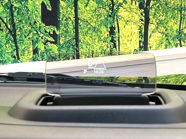 �y�w�b�h�A�b�v�f�B�X�v���C�z���݂̑��x�⑖�s�����f�W�^���\���ŉ^�]�ȑO���̃K���X�ɓ��e!�^�]���A�ڐ������炳���K�v�ȏ����m�F�ł���̂łƂ��Ă��֗��ň��S!