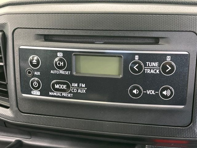 お好きな音楽を車内でお楽しみいただけます♪スピーカー交換・ウーハー追加などの音質向上や、最新ナビ・後席モニター等の取り付けも是非ご相談ください!