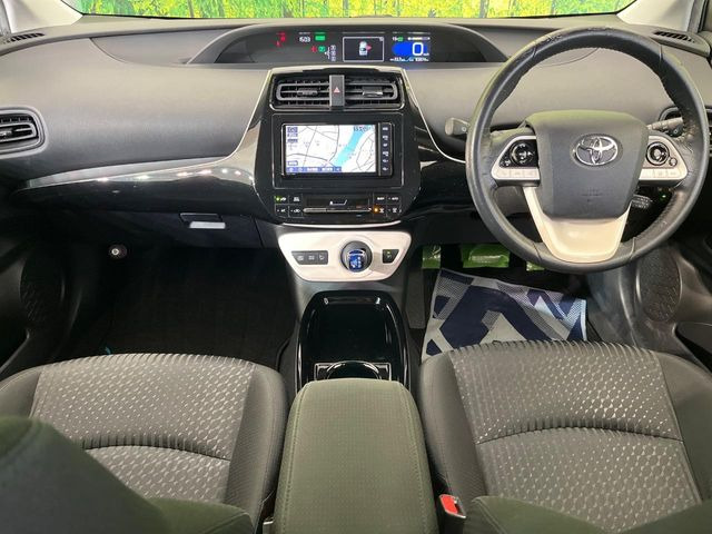 プリウス1.8 S セーフティ プラス