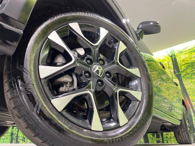 �y�O���[�h��p����18�C���`�A���~�z�C�[���z�f�U�C�����̍��������A���~�z�C�[���𑕒����Ă���܂��B�e��ЊO�A���~�z�C�[����A�X�^�b�h���X�^�C�����戵�����Ă���܂��B���񂲑��k����������