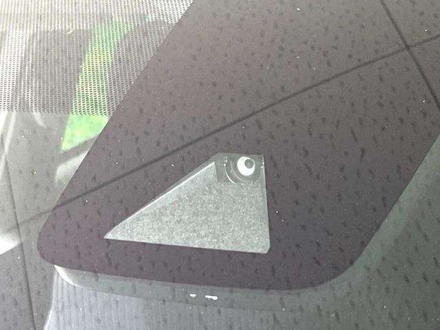 �y�g���^�Z�[�t�e�B�Z���X�z���s���ɑO���̎ԗ�����F�����A�Փ˂������Ȏ��͌x��ƃu���[�L�ŏՓˉ���Ɣ�Q�y�����A�V�X�g�B�����S�Ƀh���C�u�����y���݂��������܂��B