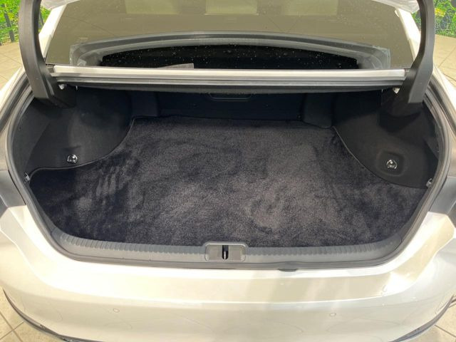 普段のお買い物や通勤、送迎等に十分な荷室スペースを確保しております。