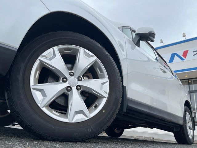 �y����17�C���`�A���~�z�C�[���z�O�ςɃ}�b�`���������A���~�z�C�[���𑕒����Ă���܂��B�e��ЊO�A���~�z�C�[����A�X�^�b�h���X�^�C�����戵�����Ă���܂��B���񂲑��k����������